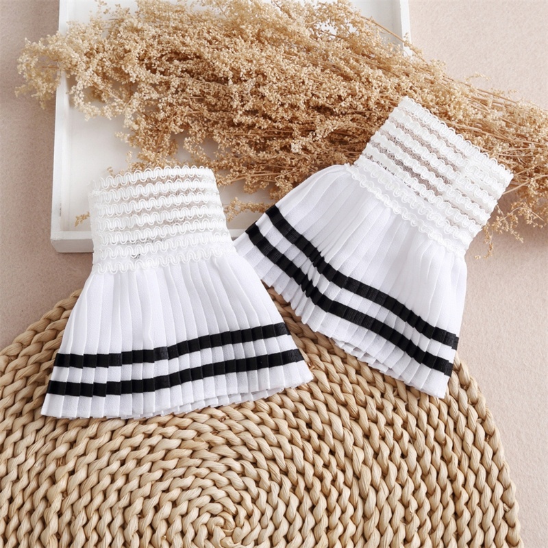 Vòng Tay Giả Xếp Ly Màu Trắng Đen Tháo Rời Được HAN