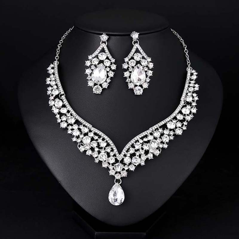 Bộ Vòng cổ + Bông Tai HìNh GiọT NướC ĐíNh Đá Sang TrọNg