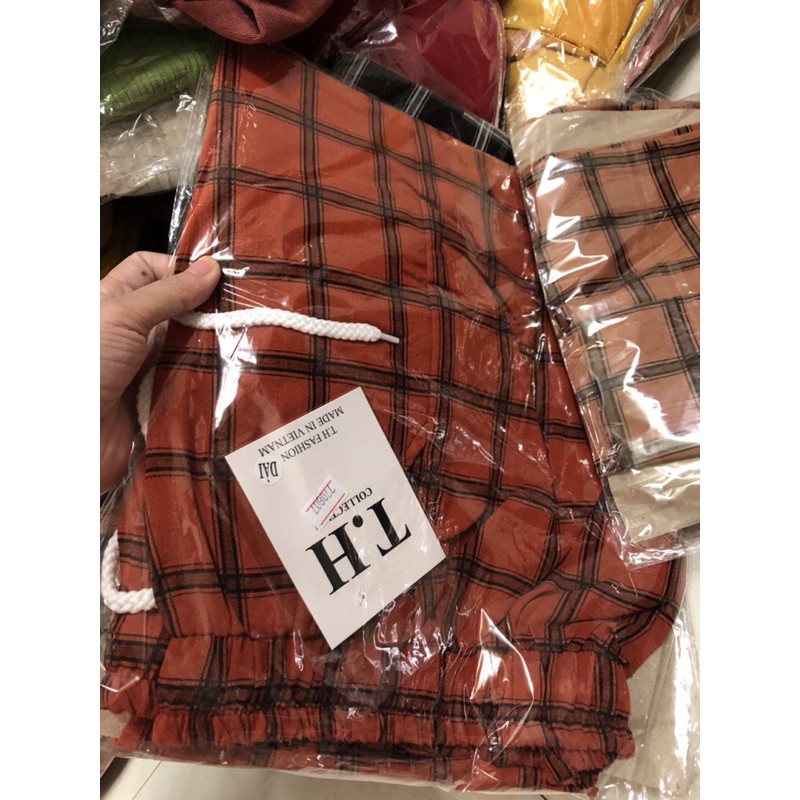 Quần vải sọc nữ