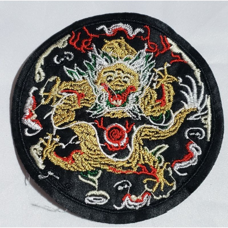 Hình thêu trang trí hanbok hoặc áo dài trẻ em