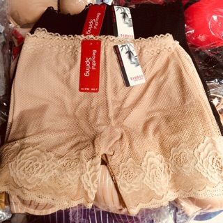 Quần đùi ren mặc trong váy (đen và da)