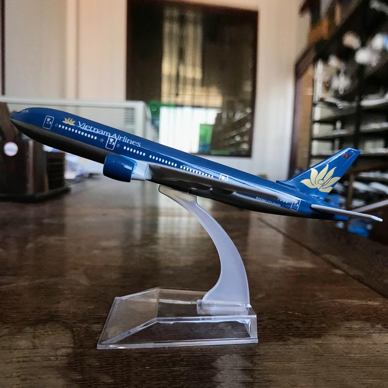 Mô Hình Máy Bay boeing b777 aircraft b777 Bằng Hợp Kim Đứng