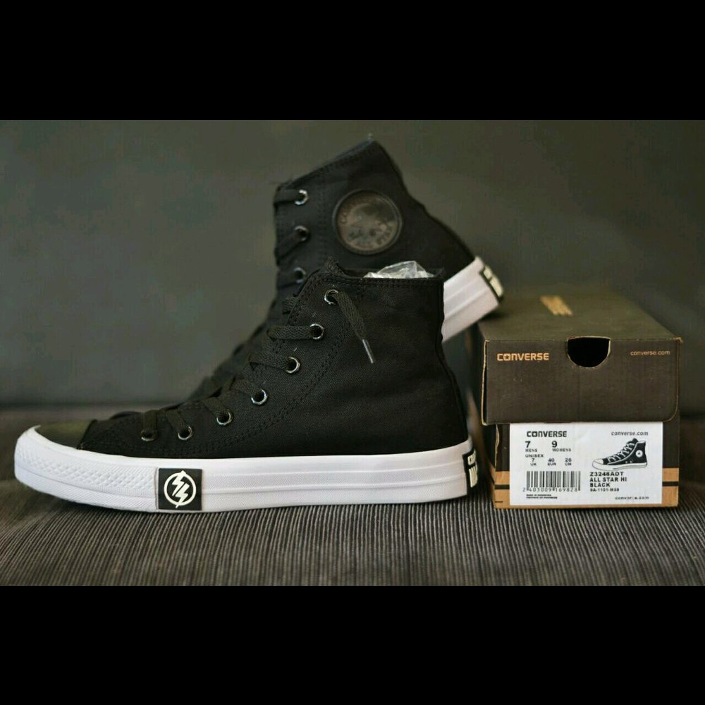 Giày Thể Thao Cnvrse All Star Chuck Taylor Cổ Cao Màu Trắng Đen