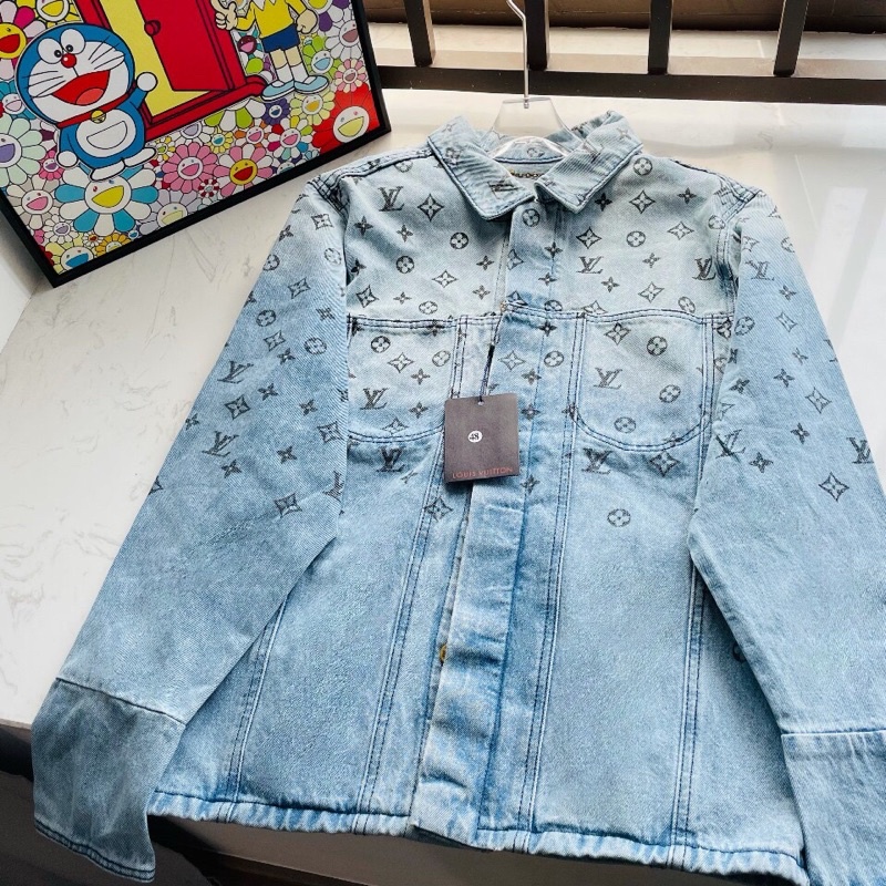 Áo khoác jeans, áo khoác denim nữ LV Louis Vuitton họa tiết logo hiện đại cao cấp