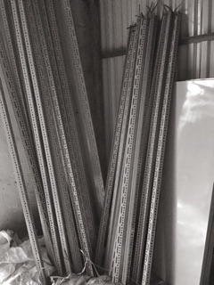 Kệ sắt v lỗ mã 40*80cm