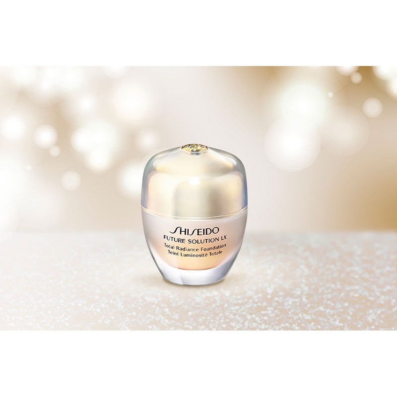 Kem Nền Cao Cấp Future Solution LX Total Radiance Foundation E.