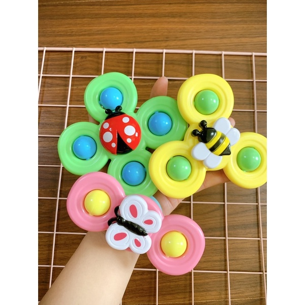 Bộ đồ chơi sét 3 con quay chong chóng Spinner,dính tường, phát âm thanh vui nhộn cho bé, kích thích tập chung