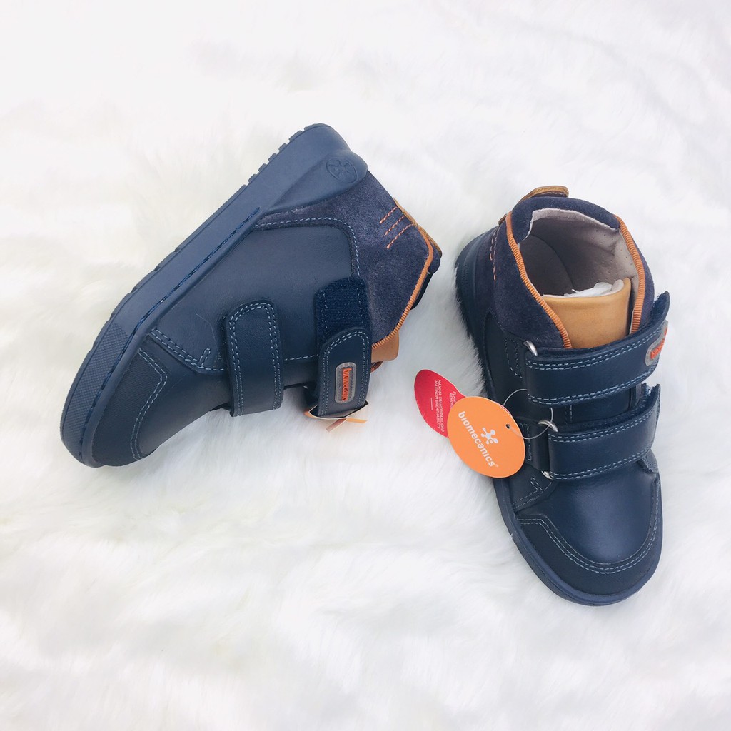 Giầy Biomecanics bé trai xanh quai dán