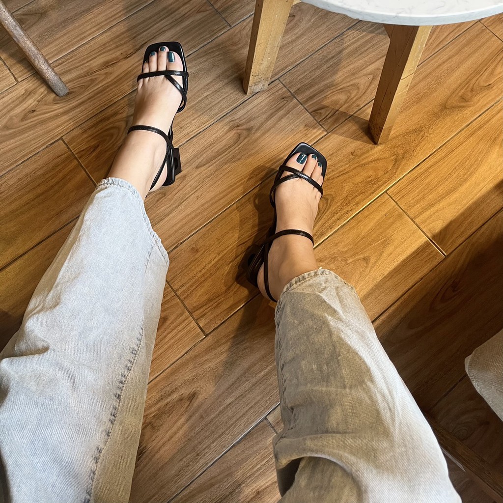 Sandal dây mảnh xỏ ngón nữ thời trang hottrend