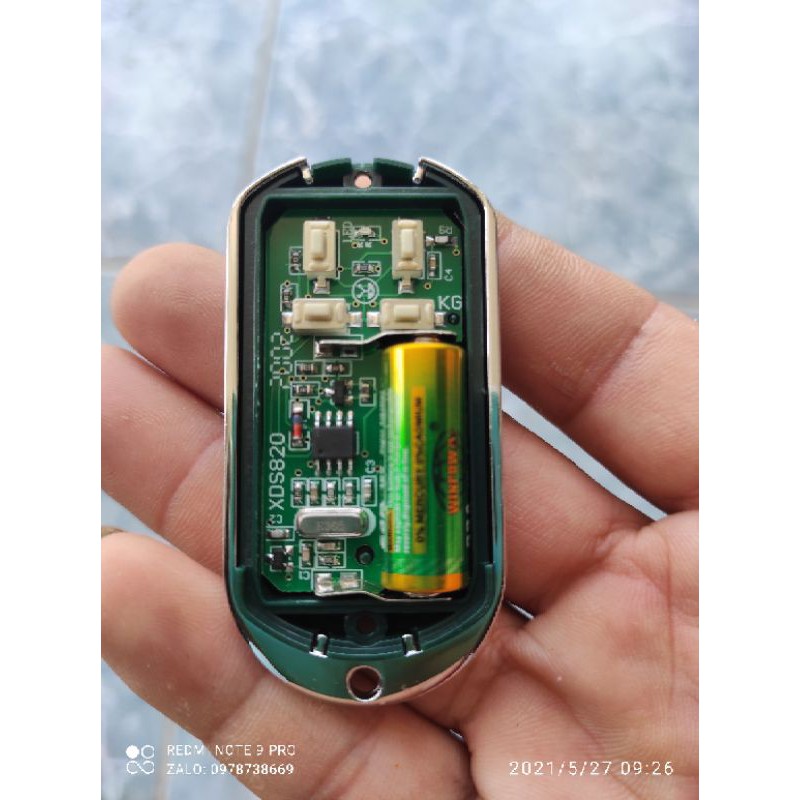 # Tay điều khiển cửa cuốn YH-CH 365 mhz mã nhảy XDS-820 Đèn đỏ