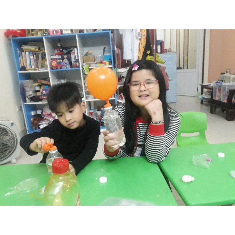 STEM TOYS KIT Bộ đồ chơi khoa học giáo dục- 10 thí nghiệm khoa học về màu sắc và phản ứng sủi bọt Đồ chơi cho bé