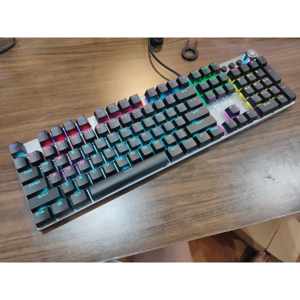 Bàn phím cơ chơi game có núm chơi nhạc Qk910