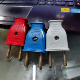 Phích cắm Điện Quang chân tròn.