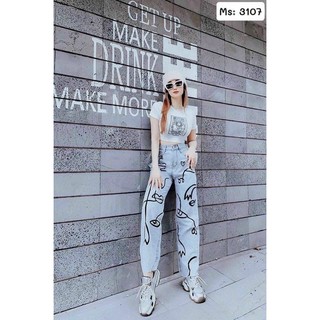 Quần jeans hoạ tiết
