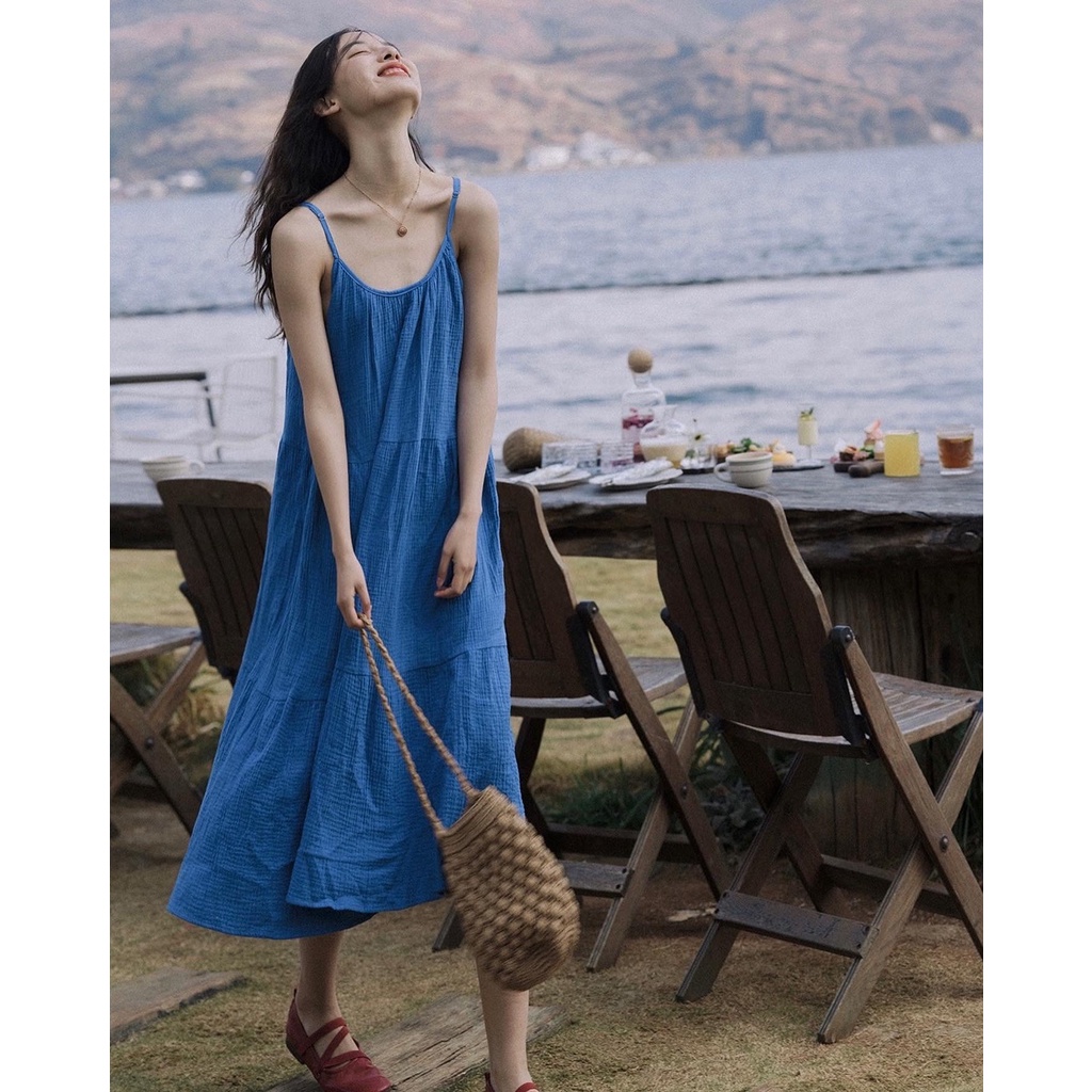 - Váy hai dây phong cách Vintage màu xanh Coban nổi bật, chất xô muslin mềm xốp nhẹ tênh