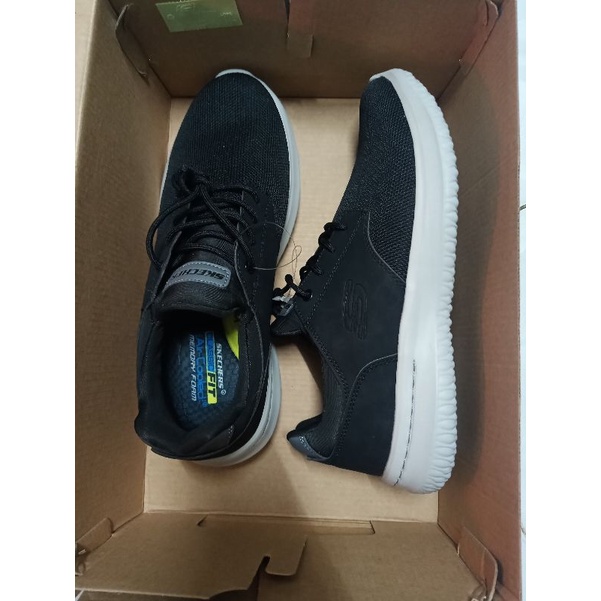 Giày Sneaker chính hãng