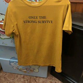 Pass áo Only the strong survive của usthebasic