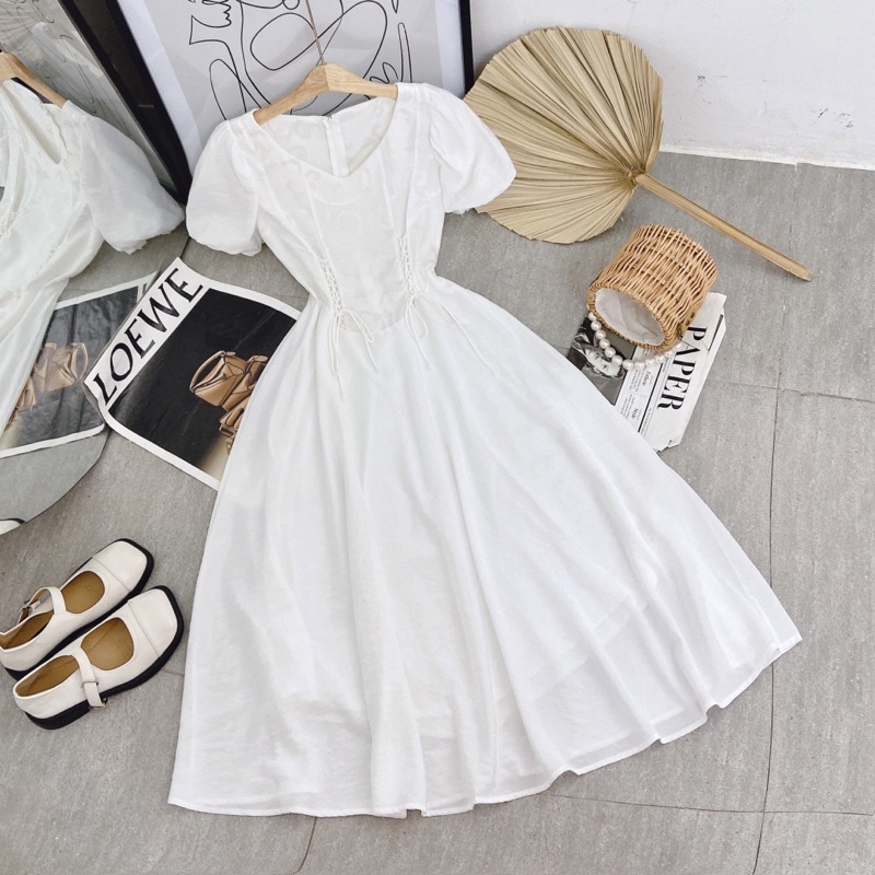 ĐẦM MIDI TRẮNG CỔ TIM ĐAN EO TAY BỒNG