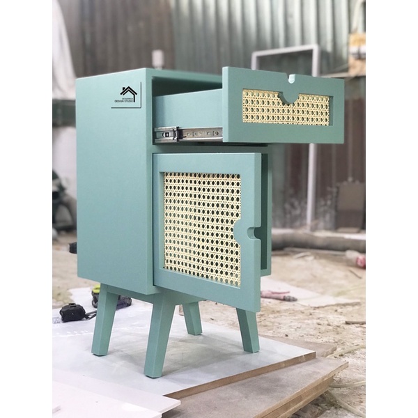 Tab gỗ đầu giường kết hợp mây mắt cáo