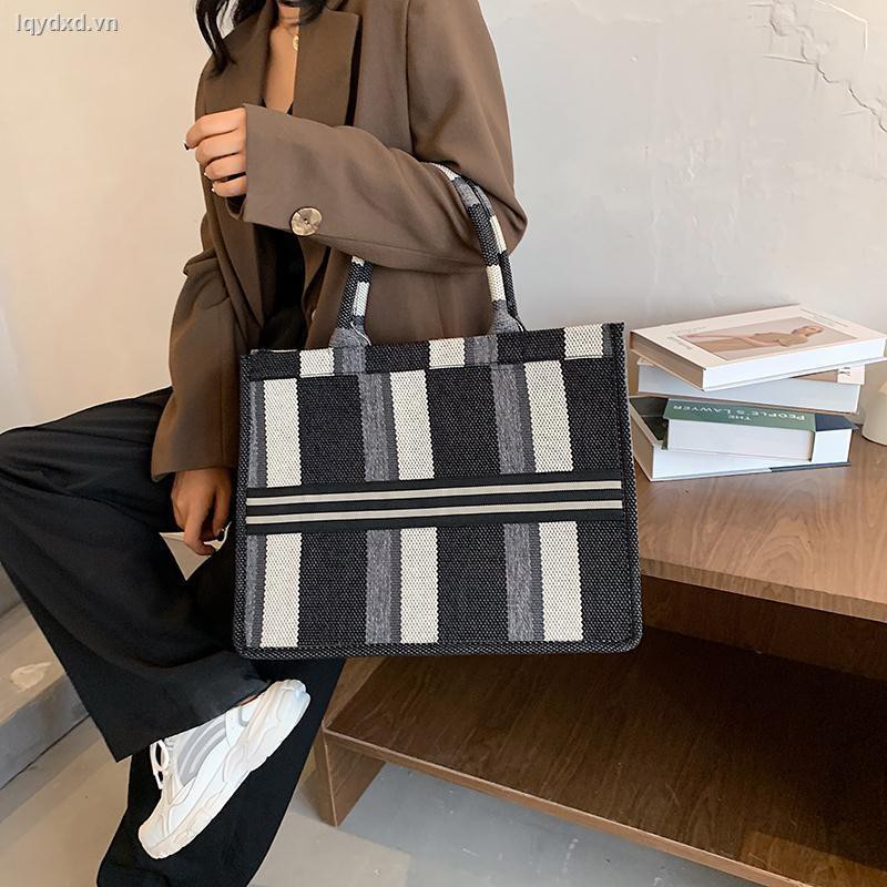 Túi Xách Nữ Kẻ Sọc Thời Trang 2020