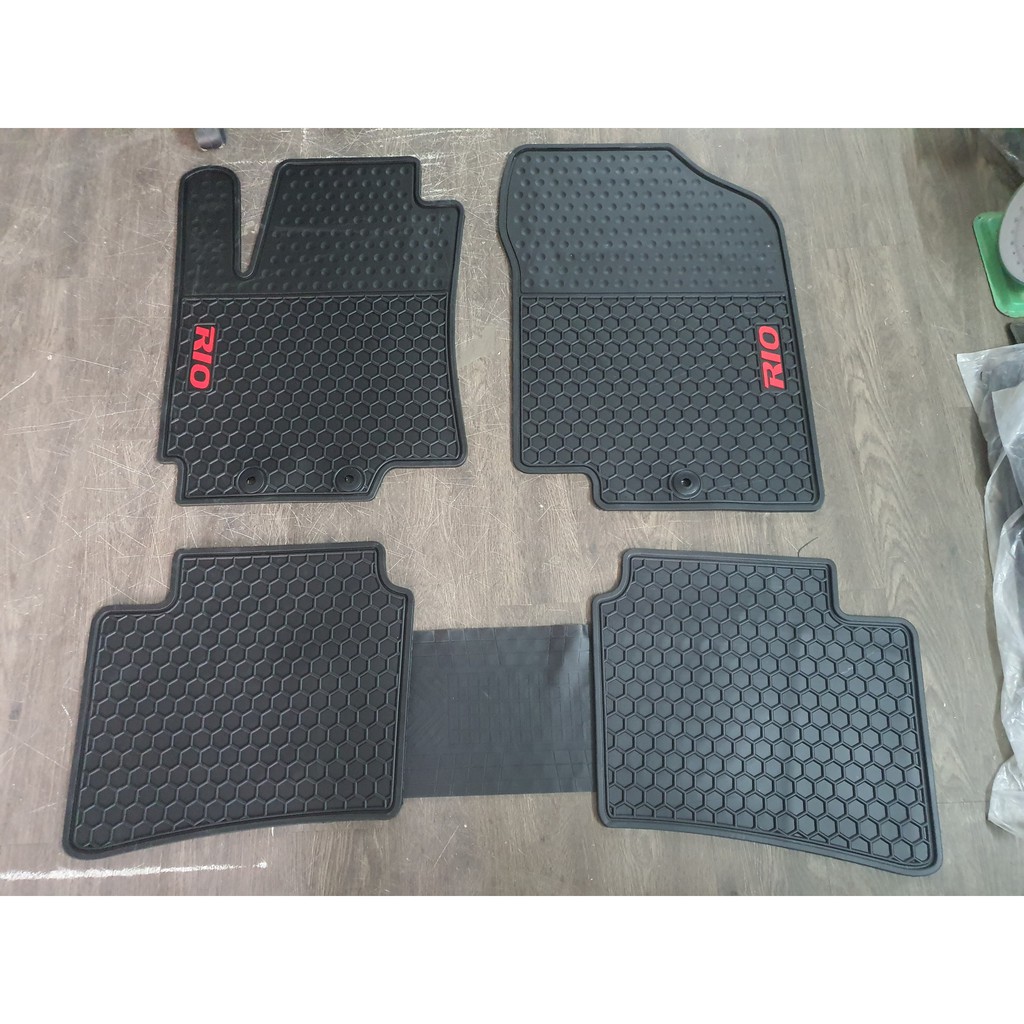Thảm trải sàn trong xe KIA RIO