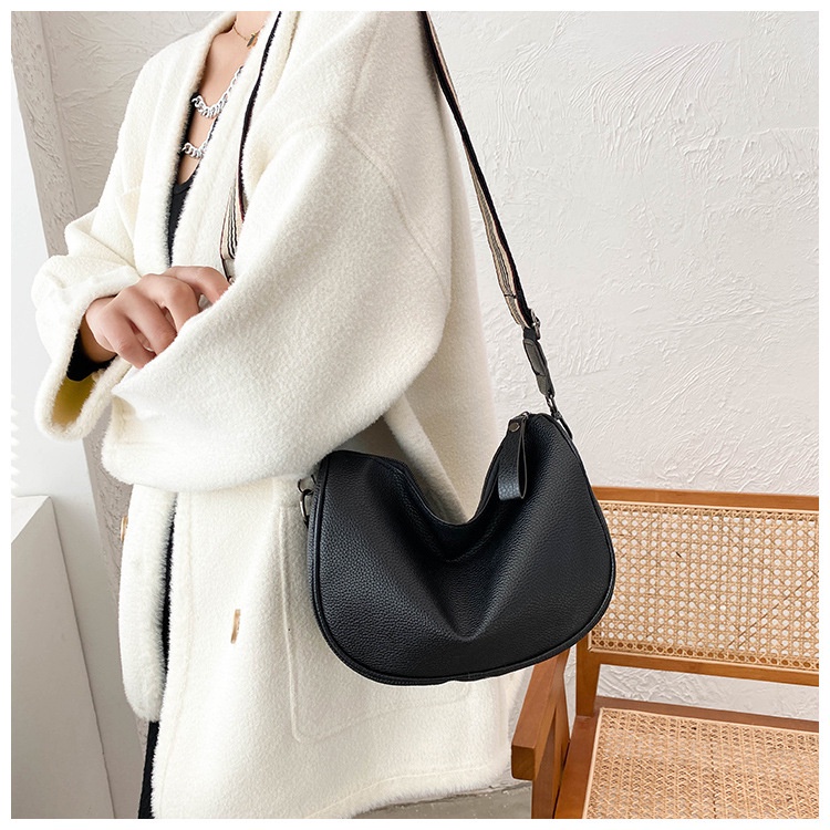 Túi Xách Đeo Vai Sức Chứa Lớn Mẫu Mới Cho Nữ