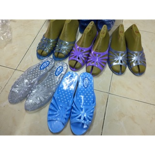 5 đôi Dép nhựa nữ đủ size.