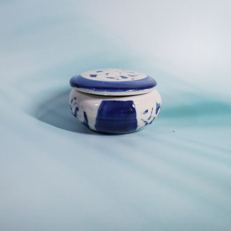 Chóe thờ, hũ , thố đựng muối, gạo, nước