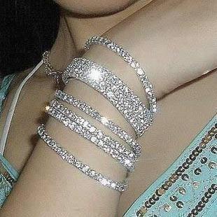 Vòng đeo tay nhiều hàng đính đá thời trang