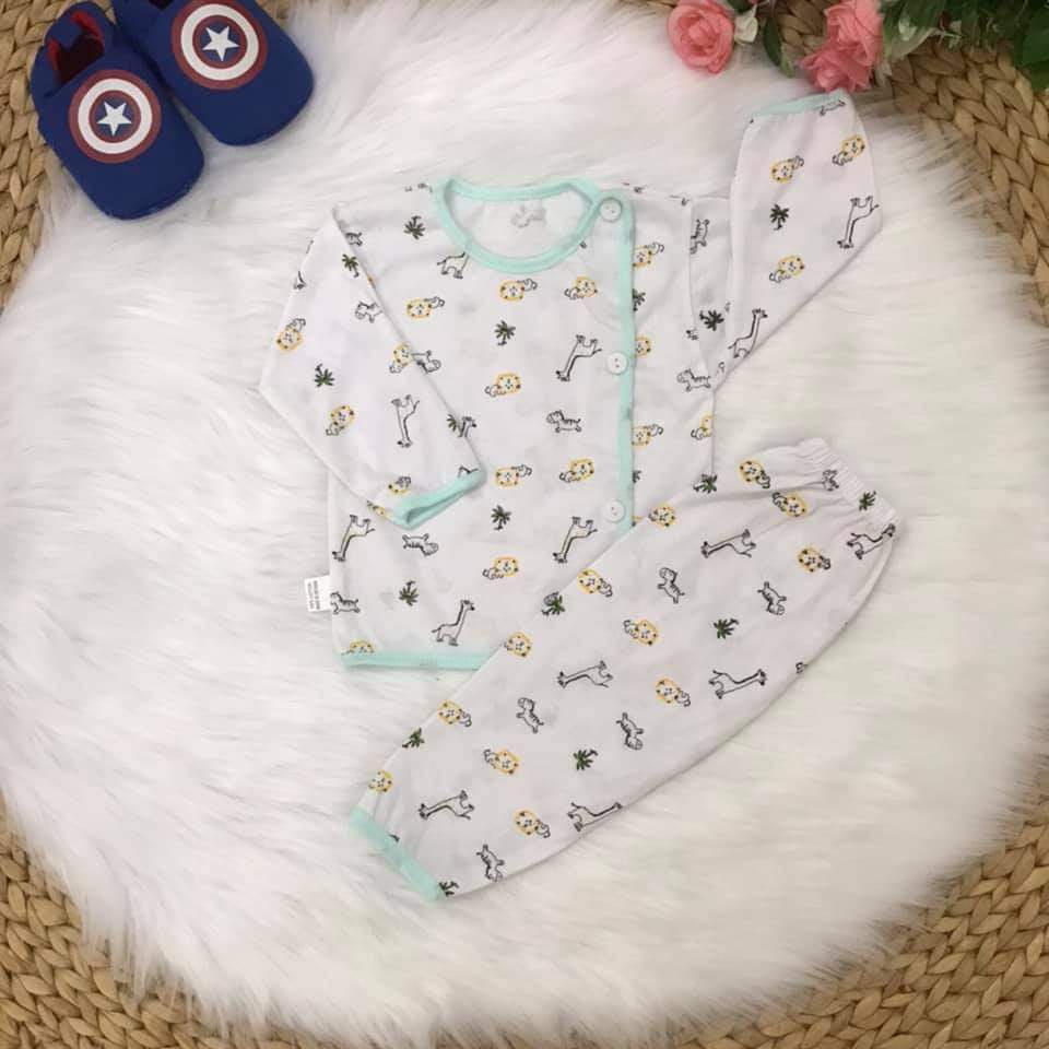 Set 5 bộ quần áo dài tay sơ sinh hoa nền trắng đẹp ( như ảnh )