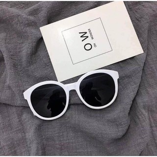 Kính râm ULZZANG đi biển