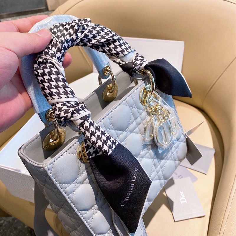 Túi xách lady da bò bản tag bạc sz 20