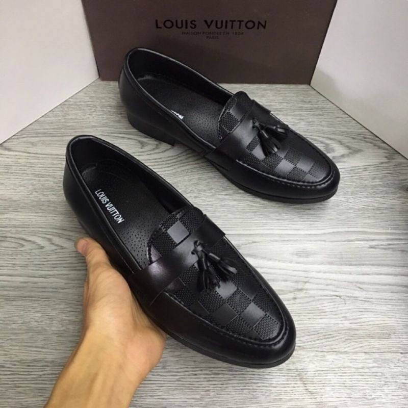 Giày lười chuông ô kiểu dáng thời trang