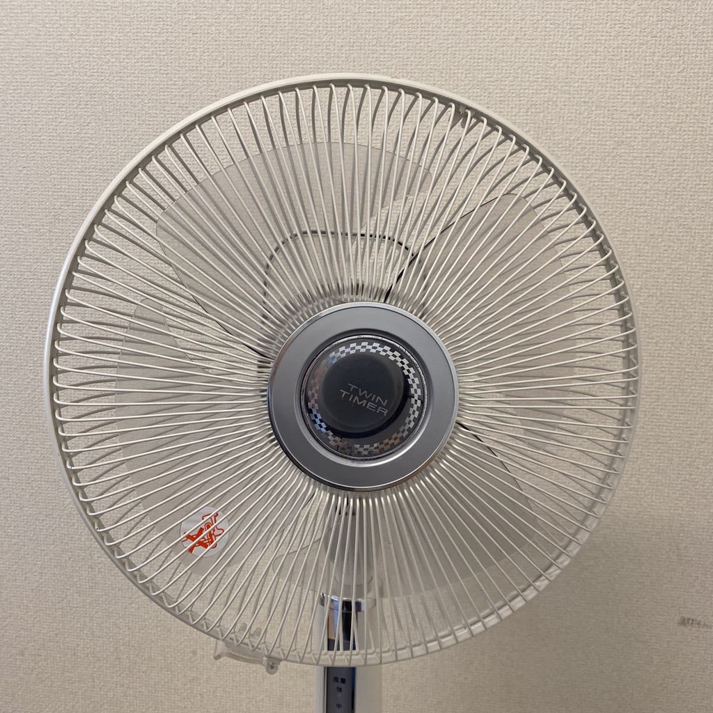 Quạt nội địa Nhật TOSHIBA F LN7 cánh 30cm cao 1 mét giá 1,8tr