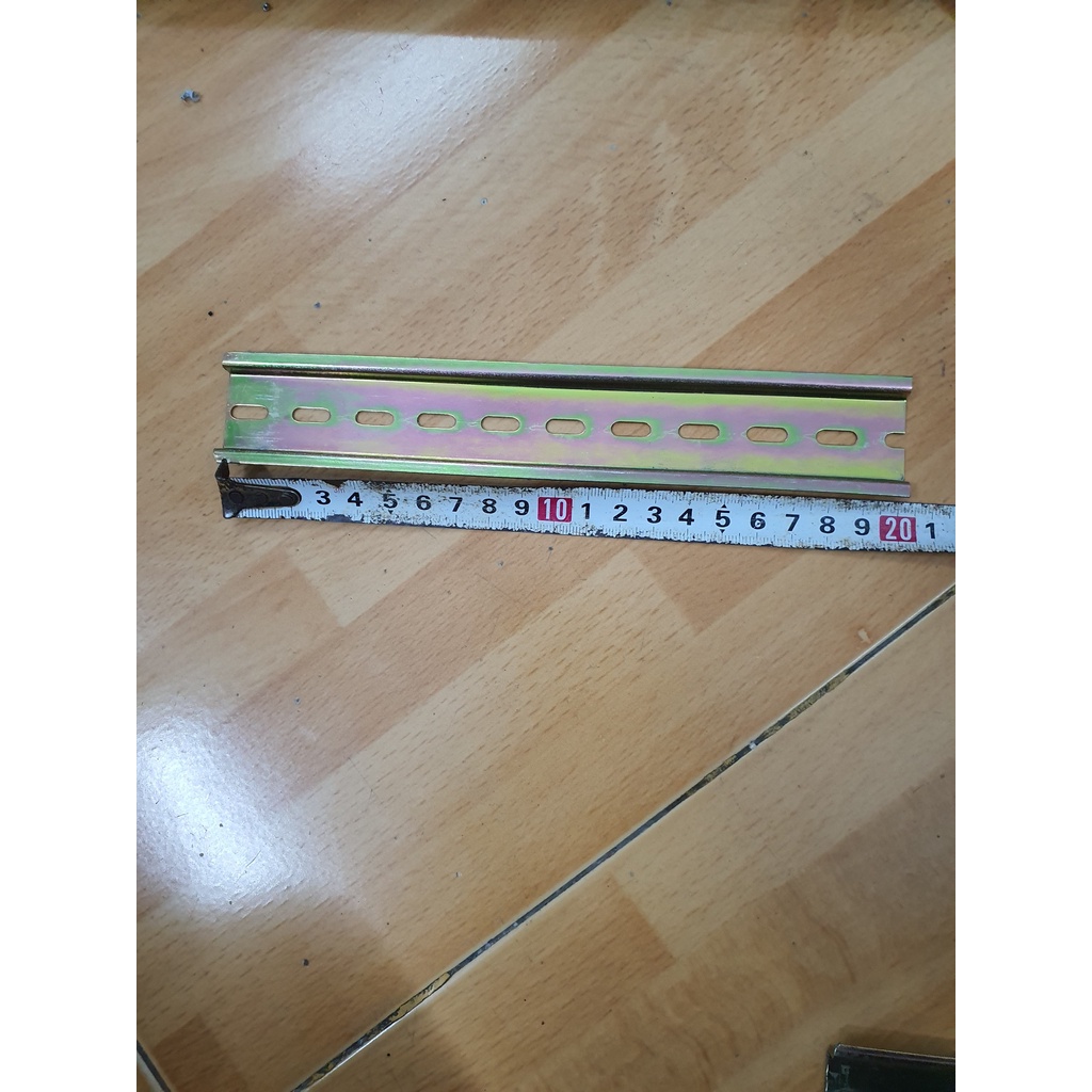 Thanh ray cài thiết bị tủ điện