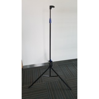 Tripod cho màn chiếu