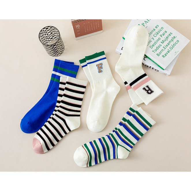 Vớ Tất chữ R cao cổ Nam Nữ phong cách thể thao, trẻ trung, năng động.