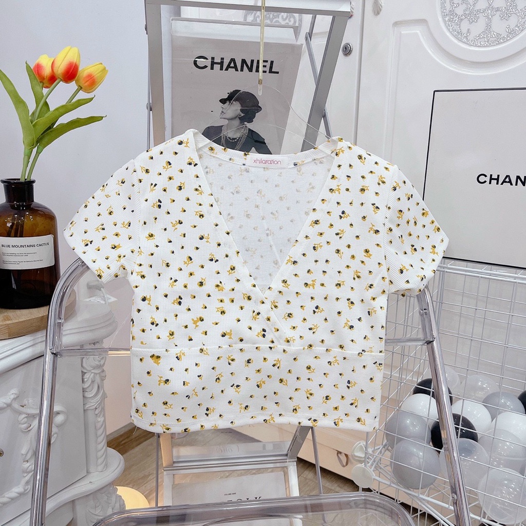 áo croptop in hoa nhí đắp chéo na