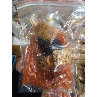 Bánh tráng đỏ sốt me sate