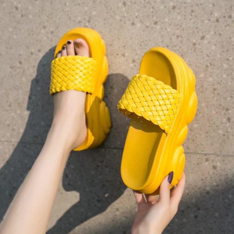 Dép xuồng siêu nhẹ cao 8cm sẵn vàng 37 đỏ 38 39 trắng 36 đen 34