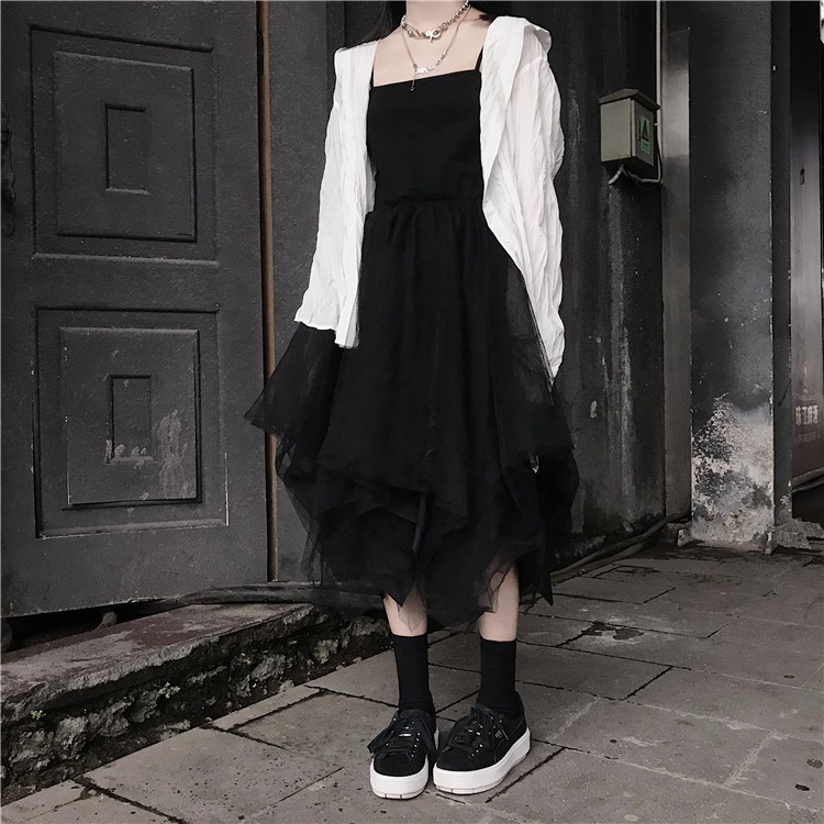 Set đầm dài đen cao cấp 2 dây váy xòe đuôi cá + áo khoác ngoài màu trắng ulzzang