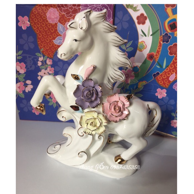 Ngựa gốm sứ trang trí