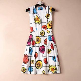 Đầm Warehouse Floral Print Dress