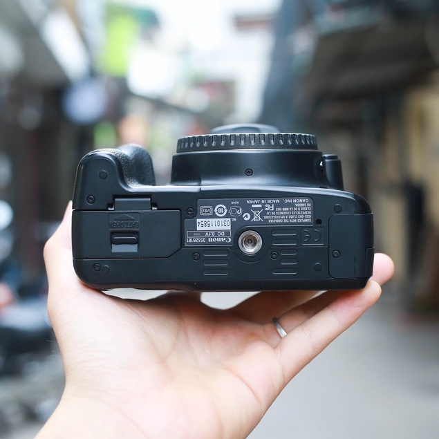 Bộ máy ảnh Canon EOS 450D kèm ống kính Canon EF-S 18-55mm F3.5-5.6