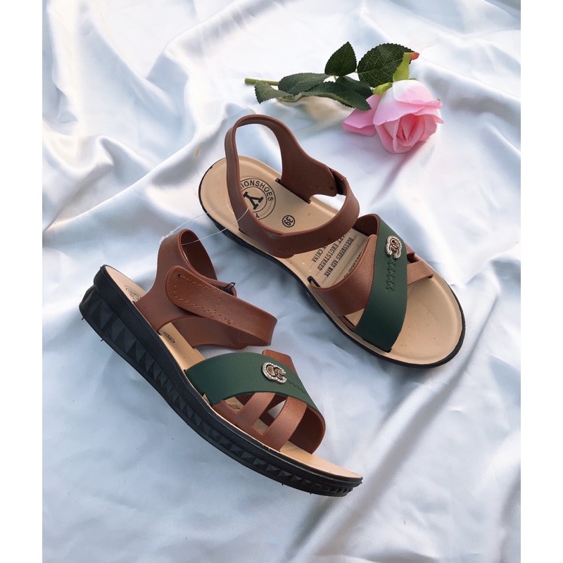 GIÀY SANDAL QUAI HẬU VA03 khoá C