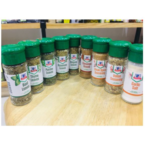 Gia vị Mccormick: húng tây, mùi tây, hương thảo oregano, thyme, parsley, cinamon, cumin, rosemary, seas