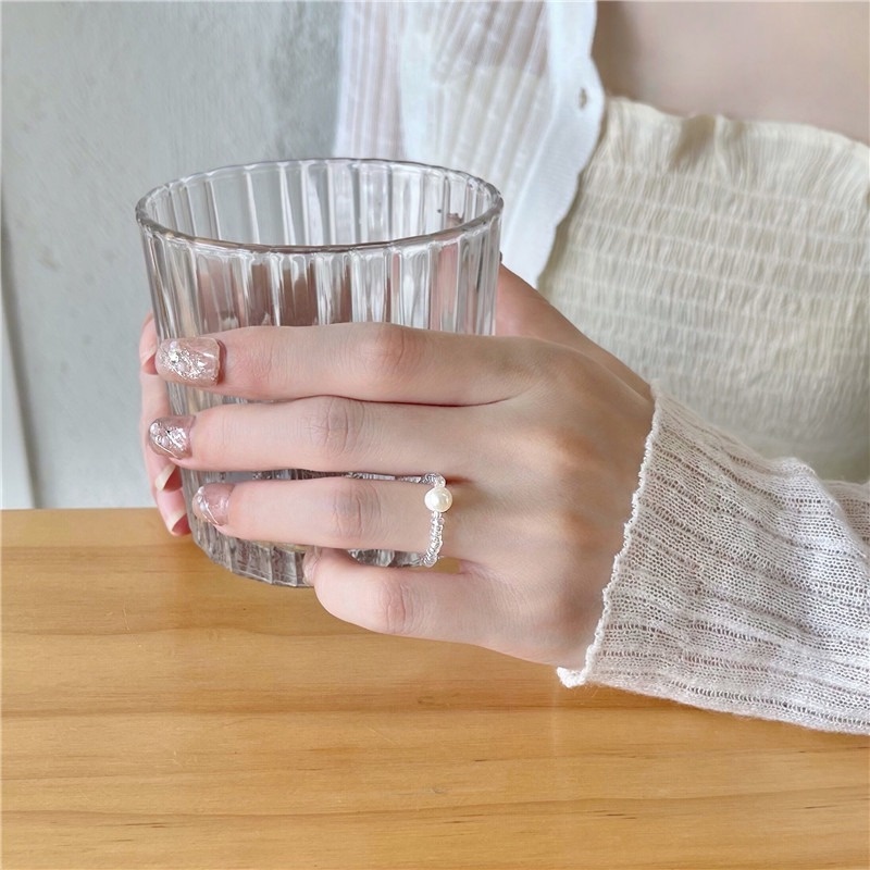 Nhẫn acrylic trắng đính hạt cườm ngọc trai hình hoa thanh lịch phong cách Hàn Quốc dành cho nữ