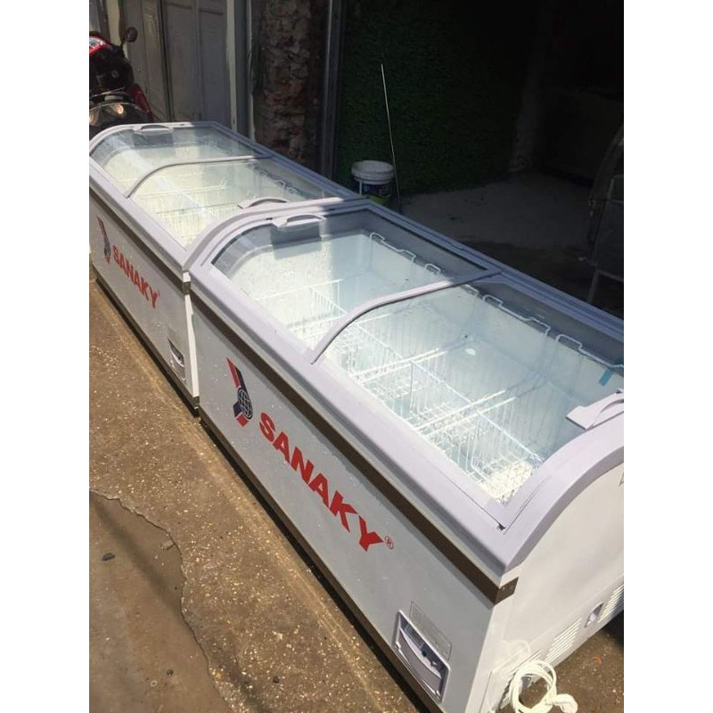 Rổ tủ đông kính cong 888