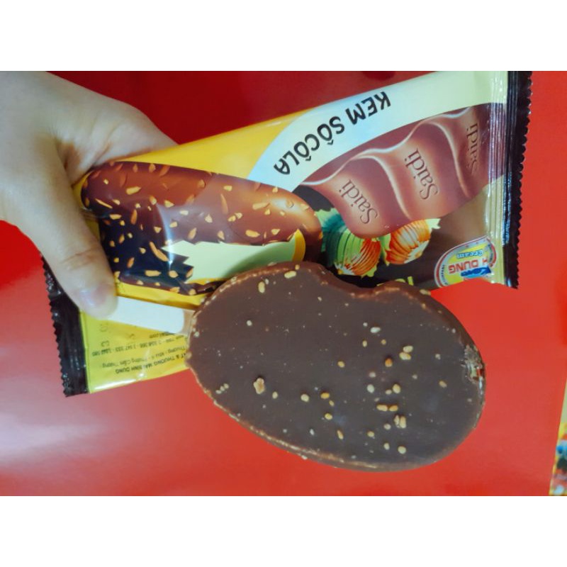 30 QUE KEM SOCOLA HẠNH NHÂN VỎ GIÒN - Combo 30que