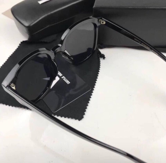 Sỉ kính V siêu sang chảnh unisex - hàng k hộp